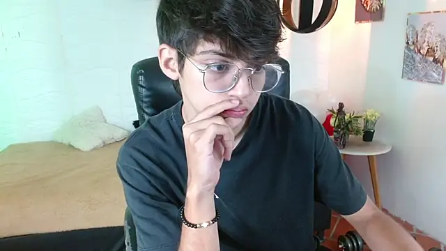 jhoellx online show from March 2025 12:32:02 PM