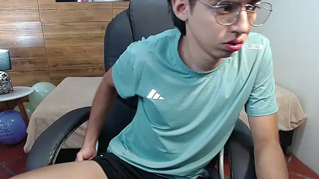 jhoellx online show from October 2025 07:44:01 PM