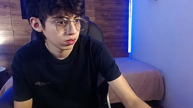 jhoellx online show from November 2025 07:47:02 PM