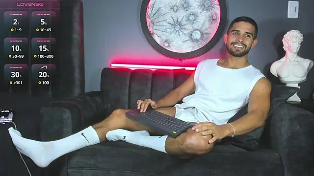 khriss brown online show from February 2025 10:43:02 PM