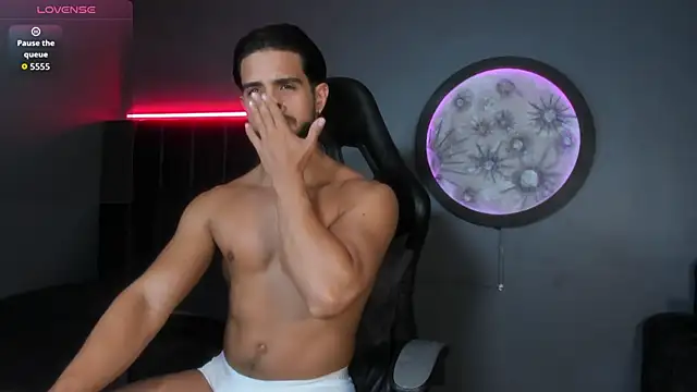 khriss brown online show from November 2025 08:19:02 PM