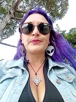 sophie banger online show from October 2025 06:07:02 PM