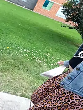 sophie banger online show from October 2025 07:36:02 PM