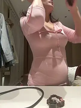 Snapshot of Krismil3 chatting on April 2026 12:09:02 PM Krismil3 online show from April 2026 12:09:02 PM