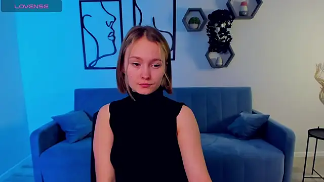 Snapshot of BritnieCute chatting on January 2025 08:22:01 AM BritnieCute online show from January 2025 08:22:01 AM