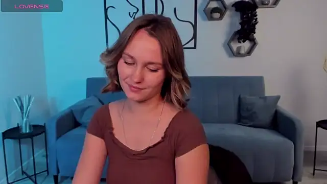 Snapshot of BritnieCute chatting on October 2025 04:57:01 AM BritnieCute online show from October 2025 04:57:01 AM