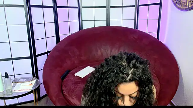 Snapshot of LeylaDelAmor chatting on November 2025 11:44:01 AM LeylaDelAmor online show from November 2025 11:44:01 AM