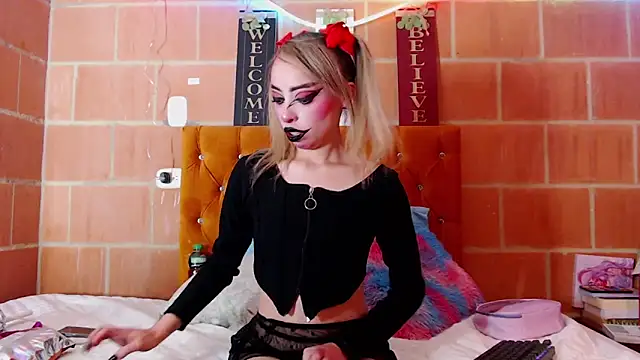 Yennastone online show from September 2025 11:04:01 PM