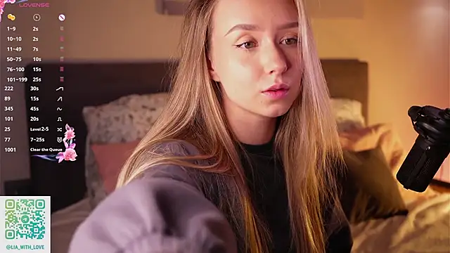 HollisBeckett online show from December 2025 03:23:01 AM