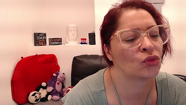 Snapshot of eva_twiss chatting on May 2026 12:44:01 PM eva twiss online show from May 2026 12:44:01 PM