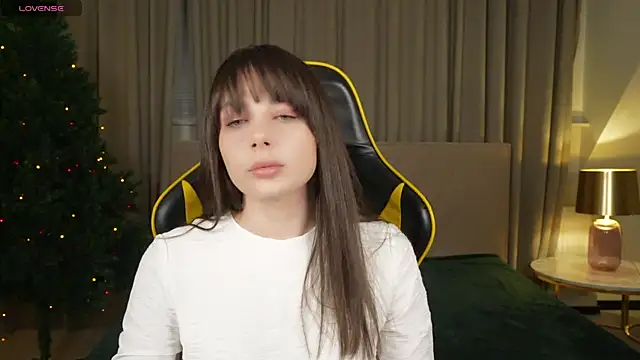 Snapshot of Alisa054 chatting on December 2024 07:46:02 PM Alisa054 online show from December 2024 07:46:02 PM