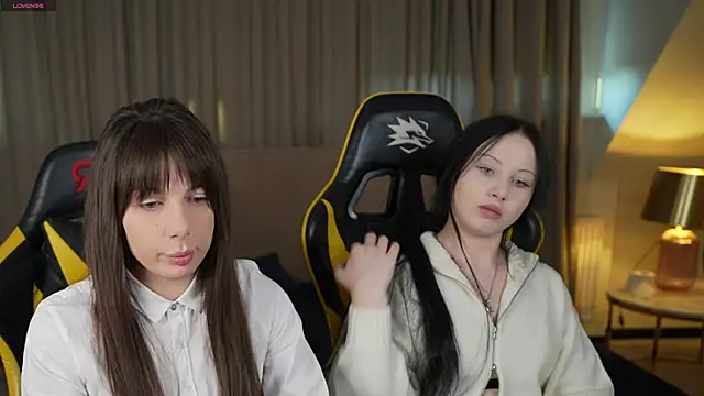 Snapshot of Alisa054 chatting on March 2025 03:51:02 PM Alisa054 online show from March 2025 03:51:02 PM