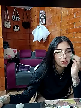 Snapshot of Raven__purple chatting on March 2025 05:44:02 AM Raven  purple online show from March 2025 05:44:02 AM