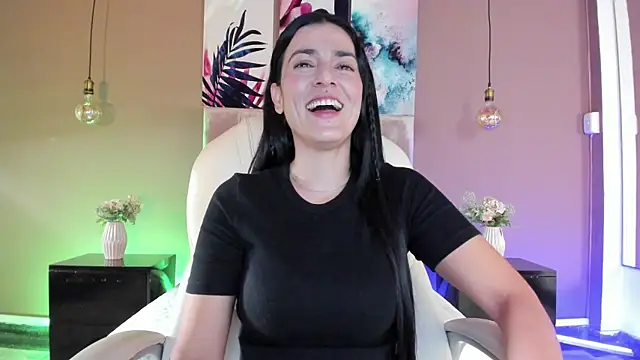 Snapshot of BellaClaiir chatting on October 2025 01:52:01 PM BellaClaiir online show from October 2025 01:52:01 PM