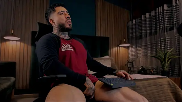 LeoSalvatore  online show from February 2025 03:30:01 AM