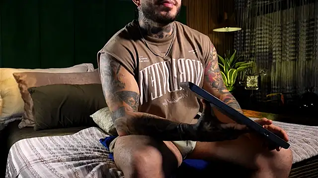 LeoSalvatore  online show from March 2025 01:25:02 AM