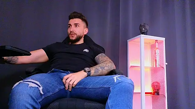 MightyAaron66 online show from February 2025 03:15:02 PM