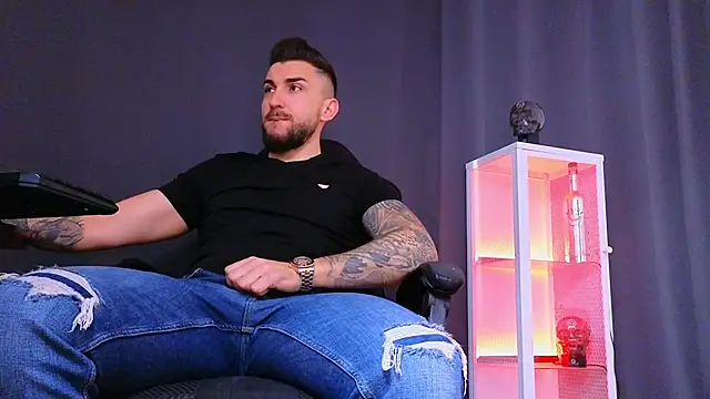 MightyAaron66 online show from February 2025 07:11:01 AM