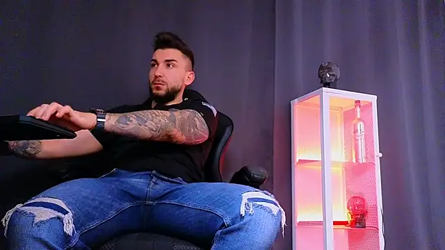 MightyAaron66 online show from February 2025 07:26:02 AM