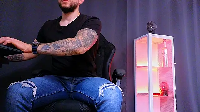 MightyAaron66 online show from March 2025 08:45:01 AM