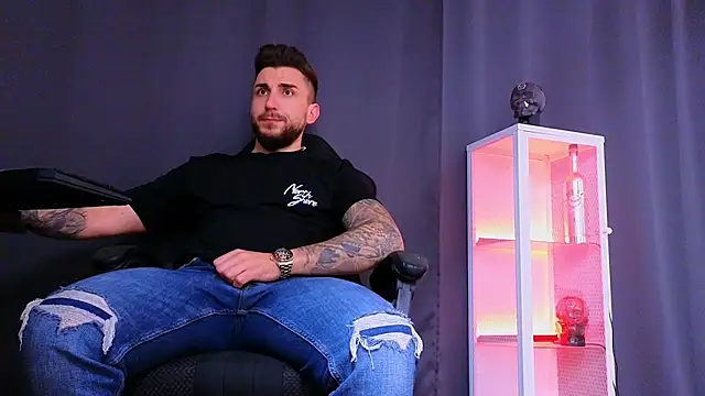 MightyAaron66 online show from March 2025 05:25:01 PM