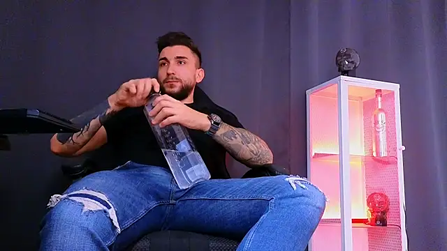 MightyAaron66 online show from March 2025 05:42:02 AM