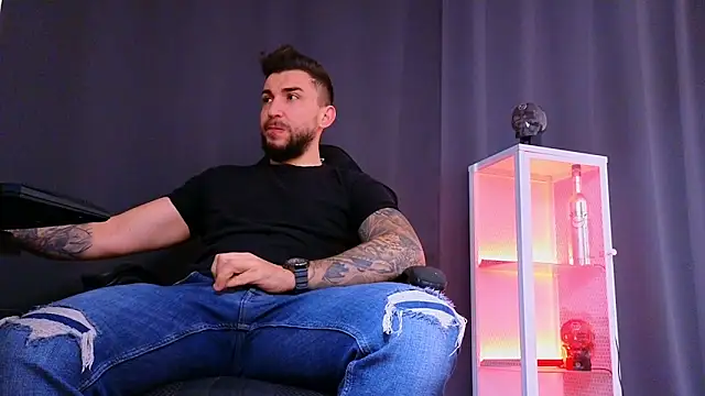 MightyAaron66 online show from March 2025 07:27:02 AM