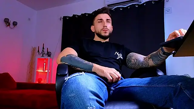 MightyAaron66 online show from September 2025 03:44:01 PM