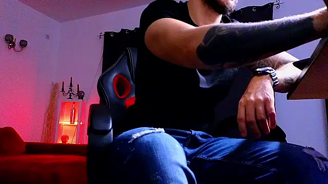 MightyAaron66 online show from September 2025 01:28:01 AM