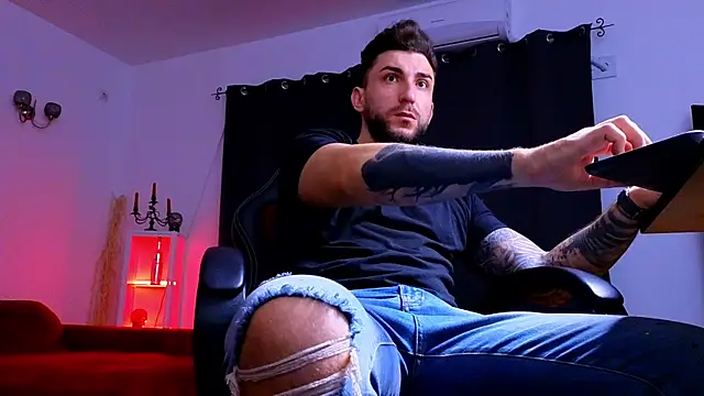 MightyAaron66 online show from October 2025 04:13:01 AM