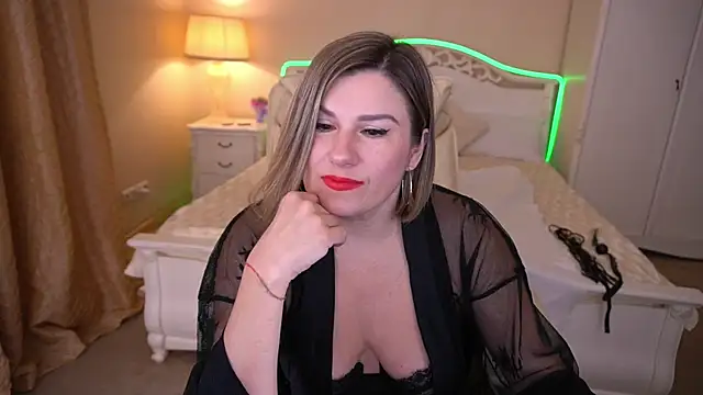 Snapshot of KiraRoxx chatting on March 2025 09:53:02 PM KiraRoxx online show from March 2025 09:53:02 PM