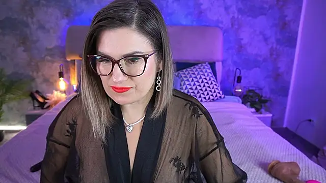 Snapshot of KiraRoxx chatting on January 2026 10:24:01 PM KiraRoxx online show from January 2026 10:24:01 PM