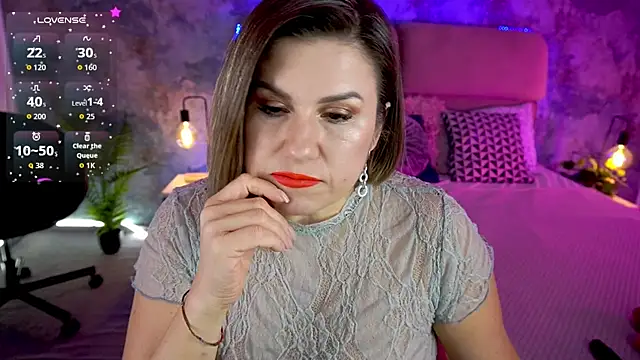 Snapshot of KiraRoxx chatting on February 2026 08:21:01 PM KiraRoxx online show from February 2026 08:21:01 PM