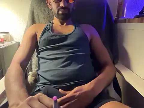 dominanthubby online show from July 2026 10:25:01 PM