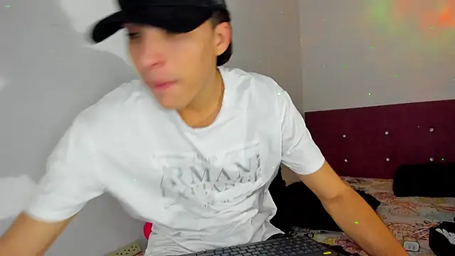 Snapshot of HeellBoy_ chatting on January 2026 04:38:01 AM HeellBoy online show from January 2026 04:38:01 AM