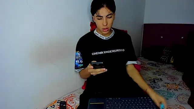 Snapshot of HeellBoy_ chatting on February 2026 12:11:01 AM HeellBoy online show from February 2026 12:11:01 AM