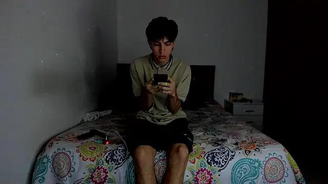 Snapshot of HeellBoy_ chatting on February 2026 06:00:02 AM HeellBoy online show from February 2026 06:00:02 AM