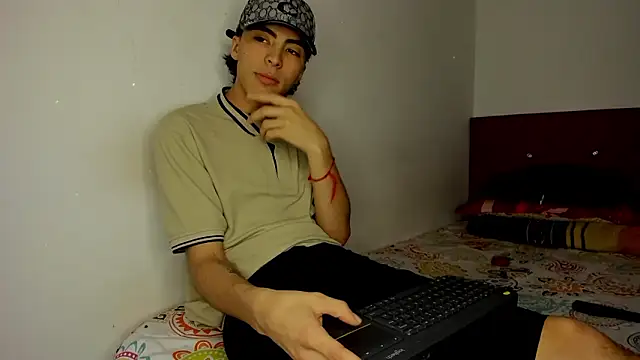 Snapshot of HeellBoy_ chatting on February 2026 08:56:01 AM HeellBoy online show from February 2026 08:56:01 AM