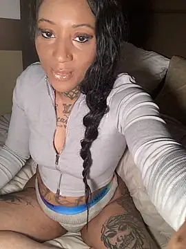 CrownedNyaries online show from January 2025 01:02:02 PM