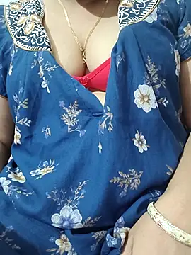 Snapshot of samitasharma chatting on April 2026 01:57:02 PM samitasharma online show from April 2026 01:57:02 PM
