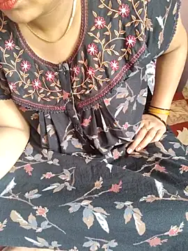 Snapshot of samitasharma chatting on May 2026 07:17:02 AM samitasharma online show from May 2026 07:17:02 AM