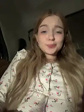 Snapshot of Baby_Tiny chatting on January 2025 09:28:02 PM Baby Tiny online show from January 2025 09:28:02 PM
