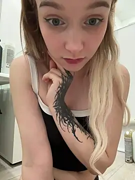 Snapshot of Baby_Tiny chatting on February 2025 10:55:01 PM Baby Tiny online show from February 2025 10:55:01 PM