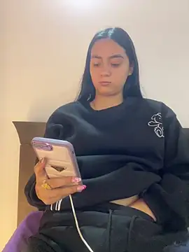 Snapshot of karla_nill chatting on February 2025 07:07:01 PM karla nill online show from February 2025 07:07:01 PM