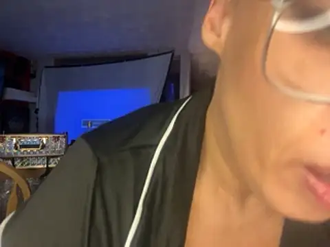 Snapshot of JusticeXXX68 chatting on November 2025 10:20:01 AM JusticeXXX68 online show from November 2025 10:20:01 AM