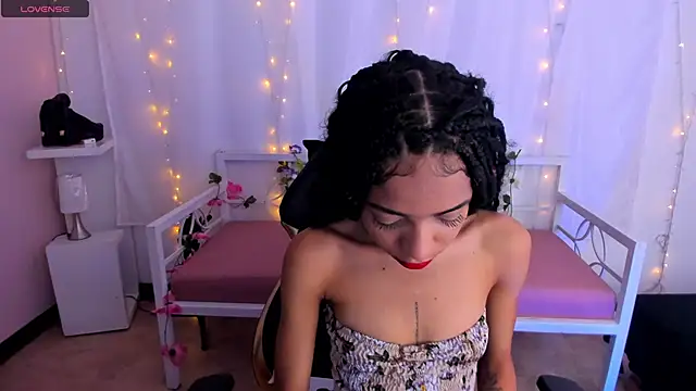 Snapshot of Abigail_Wilson_ chatting on December 2024 09:55:02 PM Abigail Wilson online show from December 2024 09:55:02 PM