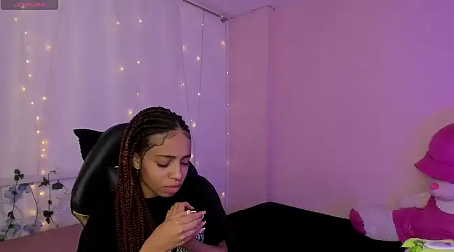 Snapshot of Abigail_Wilson_ chatting on January 2025 11:43:02 PM Abigail Wilson online show from January 2025 11:43:02 PM