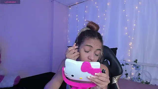 Snapshot of Abigail_Wilson_ chatting on February 2025 12:57:02 PM Abigail Wilson online show from February 2025 12:57:02 PM