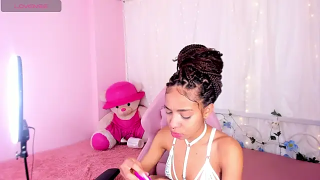 Snapshot of Abigail_Wilson_ chatting on March 2025 07:53:01 PM Abigail Wilson online show from March 2025 07:53:01 PM