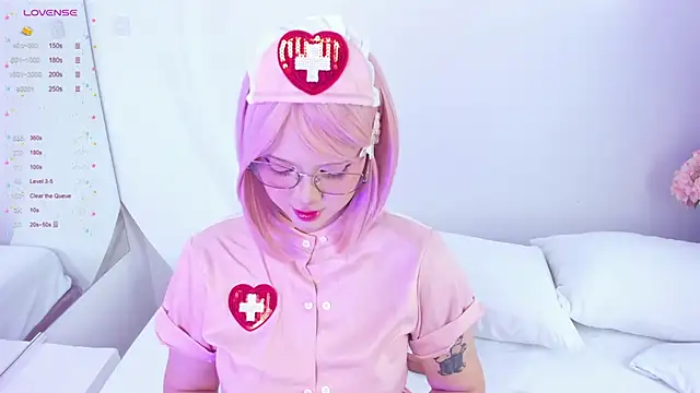 NanaOsaky online show from February 2025 12:39:02 PM